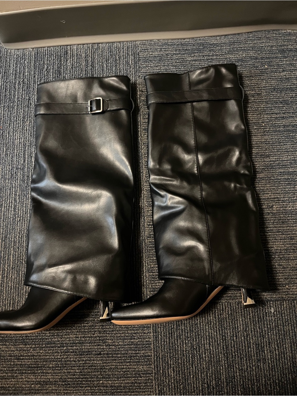 Vepose Black Over-the-Knee Leather Boots with Buckle Detail
